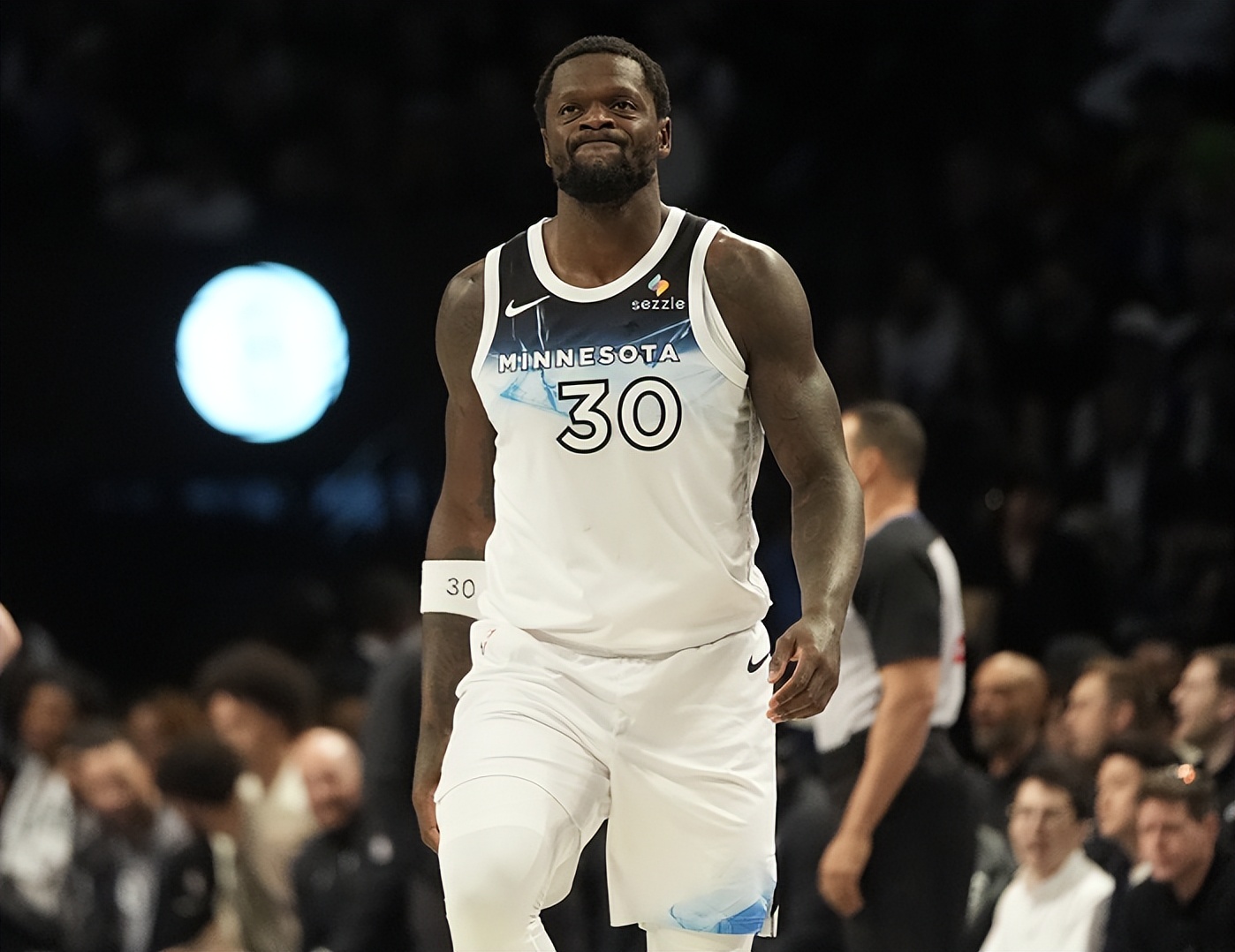 NBA总决赛加时末段再迎强敌；芝加哥公牛战术微调；主帅态度——目标明确；临场指挥获称赞的简单介绍