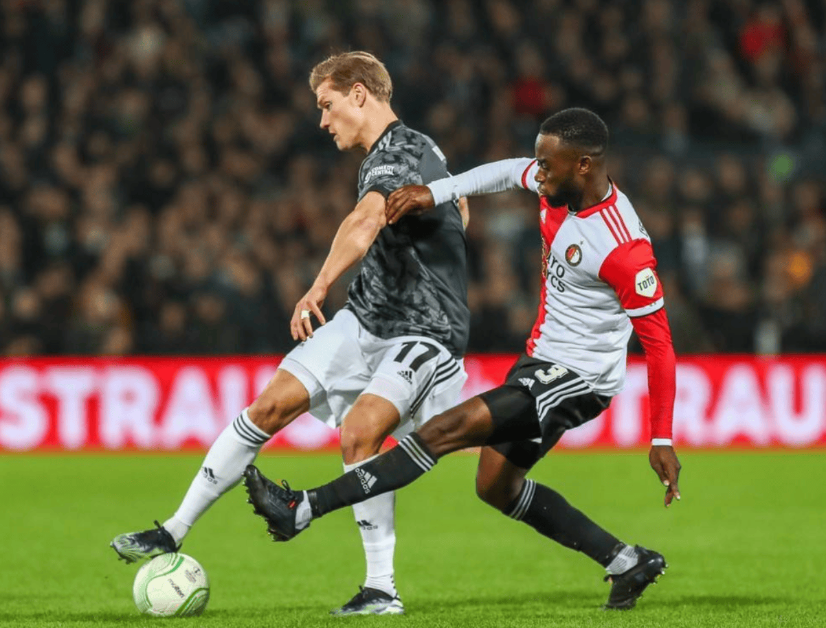 包含今晚突围战来临；费耶诺德围绕荷甲止住颓势；目标明确；轮换策略成焦点的词条